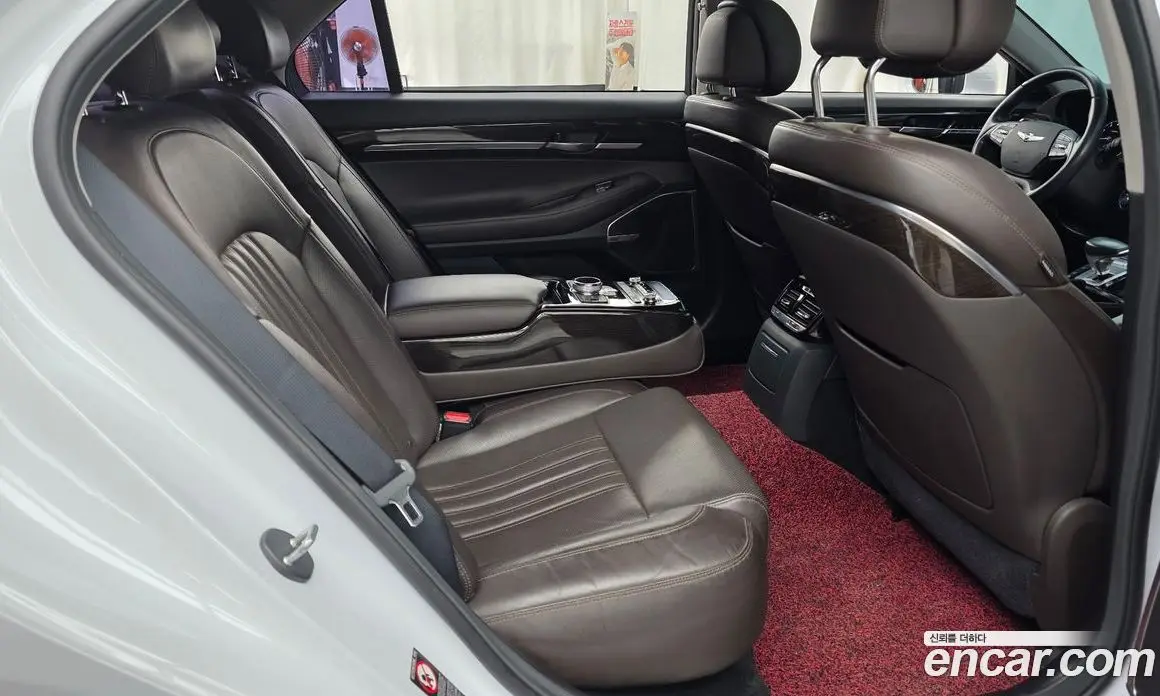 Genesis EQ900 2016 3.3 автомат (гидро), фото 17 Genesis EQ900 2016 3.3 автомат (гидро), фото 17