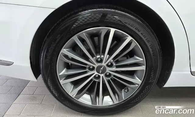 Genesis EQ900 2016 3.3 автомат (гидро), миниатюра 5 Genesis EQ900 2016 3.3 автомат (гидро), миниатюра 5