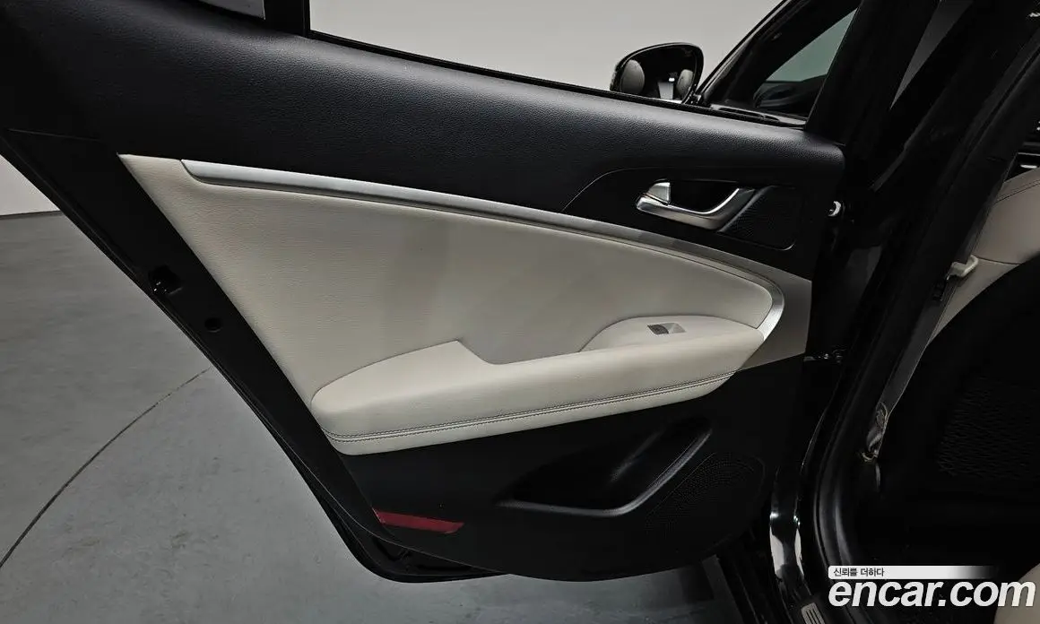 Genesis G70 2021 2.0 автомат (гидро), фото 15 Genesis G70 2021 2.0 автомат (гидро), фото 15