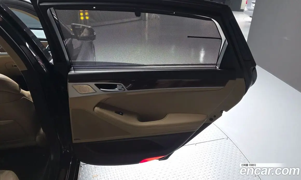Genesis G80 2016 3.3 автомат (гидро), фото 15 Genesis G80 2016 3.3 автомат (гидро), фото 15