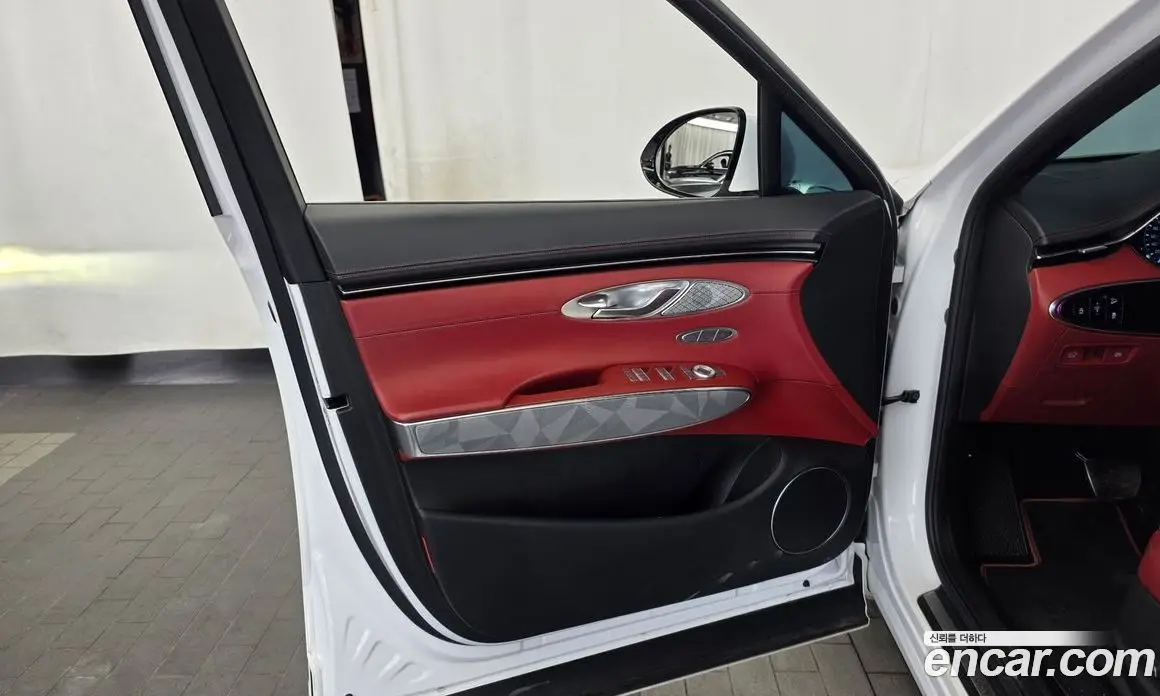 Genesis GV70 2022 2.5 автомат (гидро), фото 14 Genesis GV70 2022 2.5 автомат (гидро), фото 14