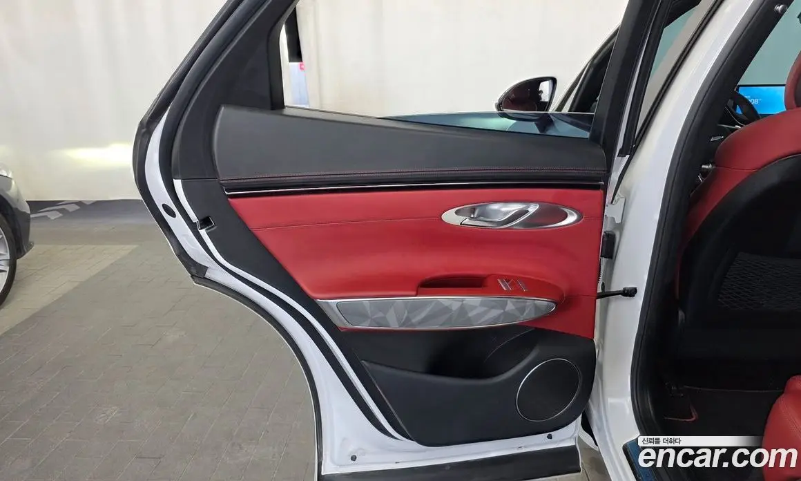 Genesis GV70 2022 2.5 автомат (гидро), фото 15 Genesis GV70 2022 2.5 автомат (гидро), фото 15