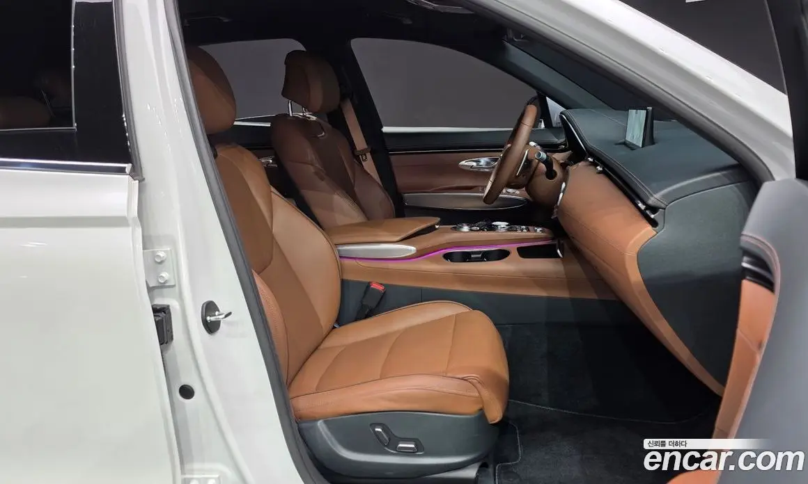 Genesis GV70 2022 2.5 автомат (гидро), фото 16 Genesis GV70 2022 2.5 автомат (гидро), фото 16