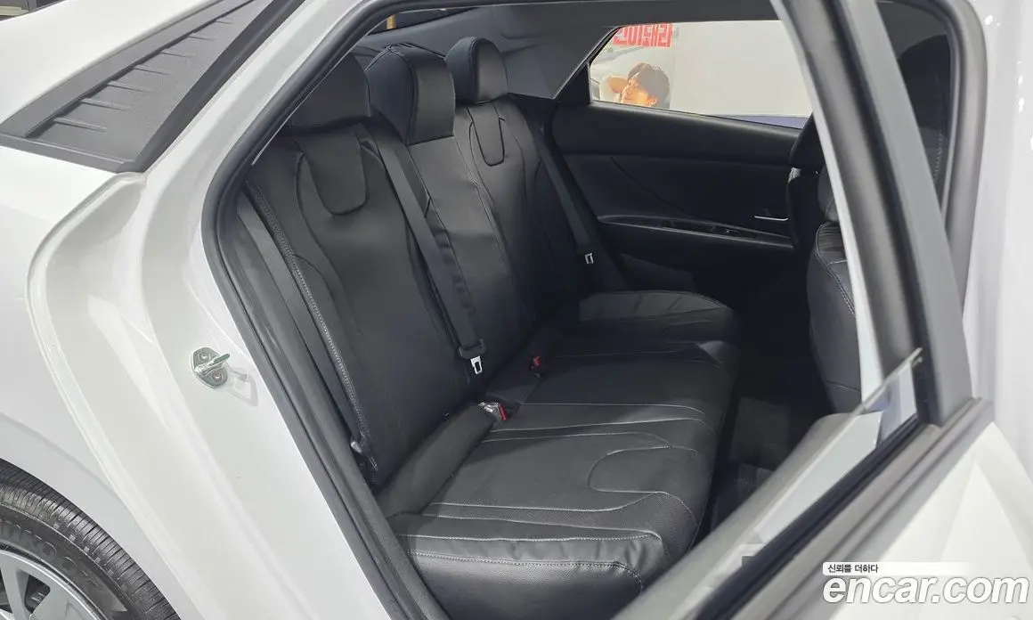 Hyundai Avante 2021 1.6 автомат (гидро), фото 18