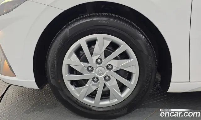 Hyundai Avante 2021 1.6 автомат (гидро), миниатюра 5