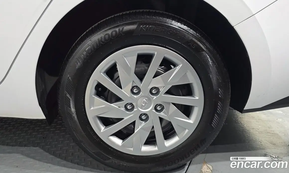 Hyundai Avante 2021 1.6 автомат (гидро), фото 7