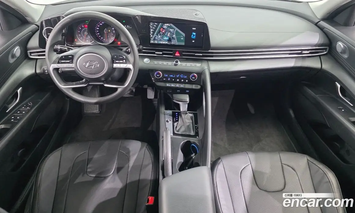 Hyundai Avante 2021 1.6 автомат (гидро), фото 10