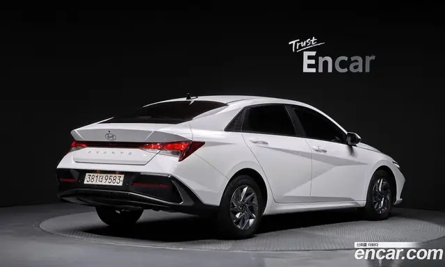 Hyundai Avante 2023 1.6 автомат (гидро), миниатюра 2