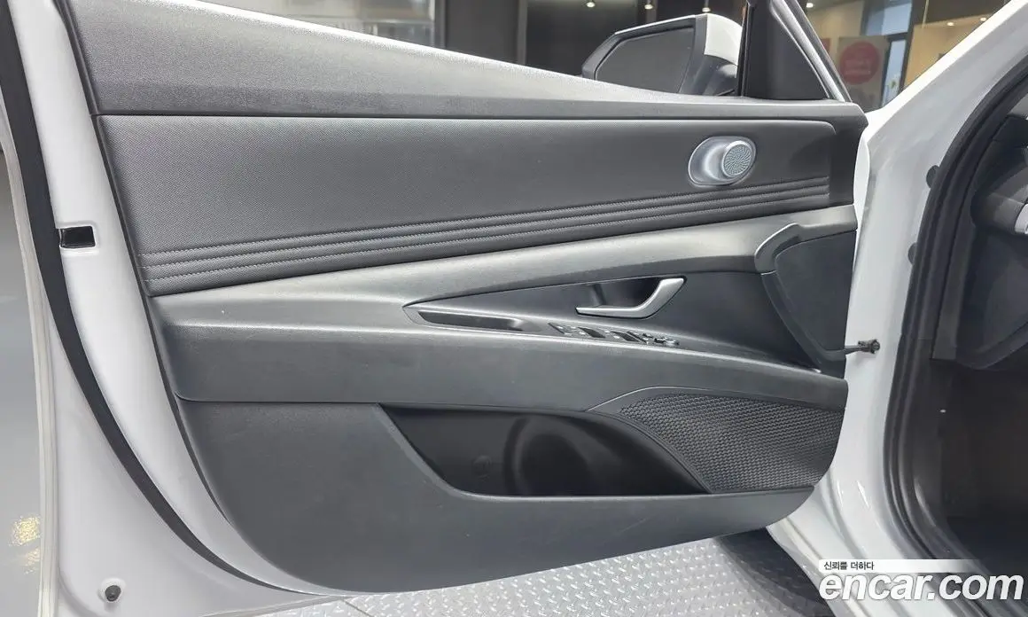 Hyundai Avante 2023 1.6 автомат (гидро), фото 14