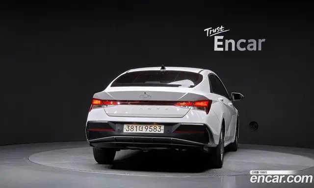 Hyundai Avante 2023 1.6 автомат (гидро), миниатюра 4