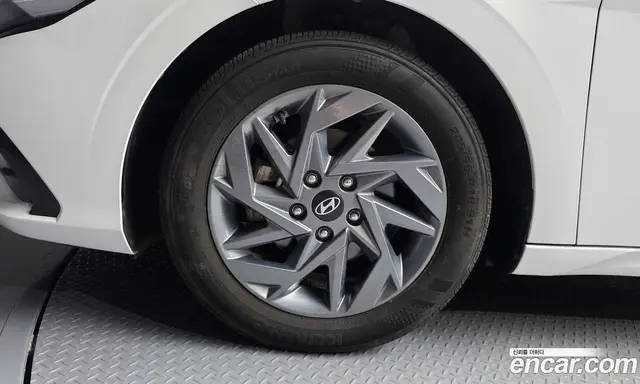 Hyundai Avante 2023 1.6 автомат (гидро), миниатюра 5