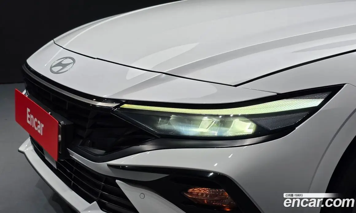 Hyundai Avante 2023 1.6 автомат (гидро), фото 8