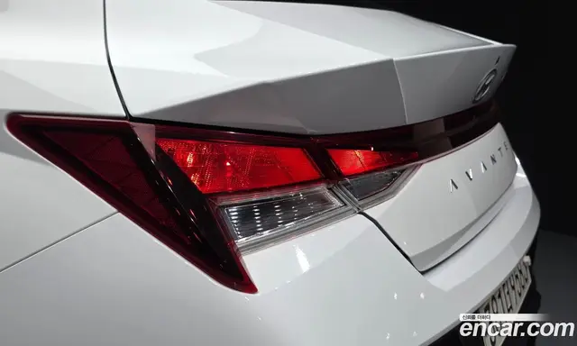 Hyundai Avante 2023 1.6 автомат (гидро), миниатюра 9