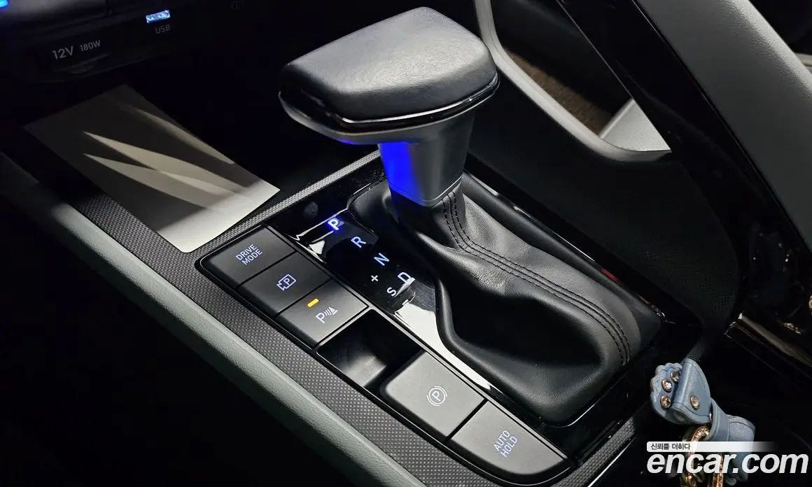 Hyundai Avante 2023 1.6 автомат (гидро), фото 11
