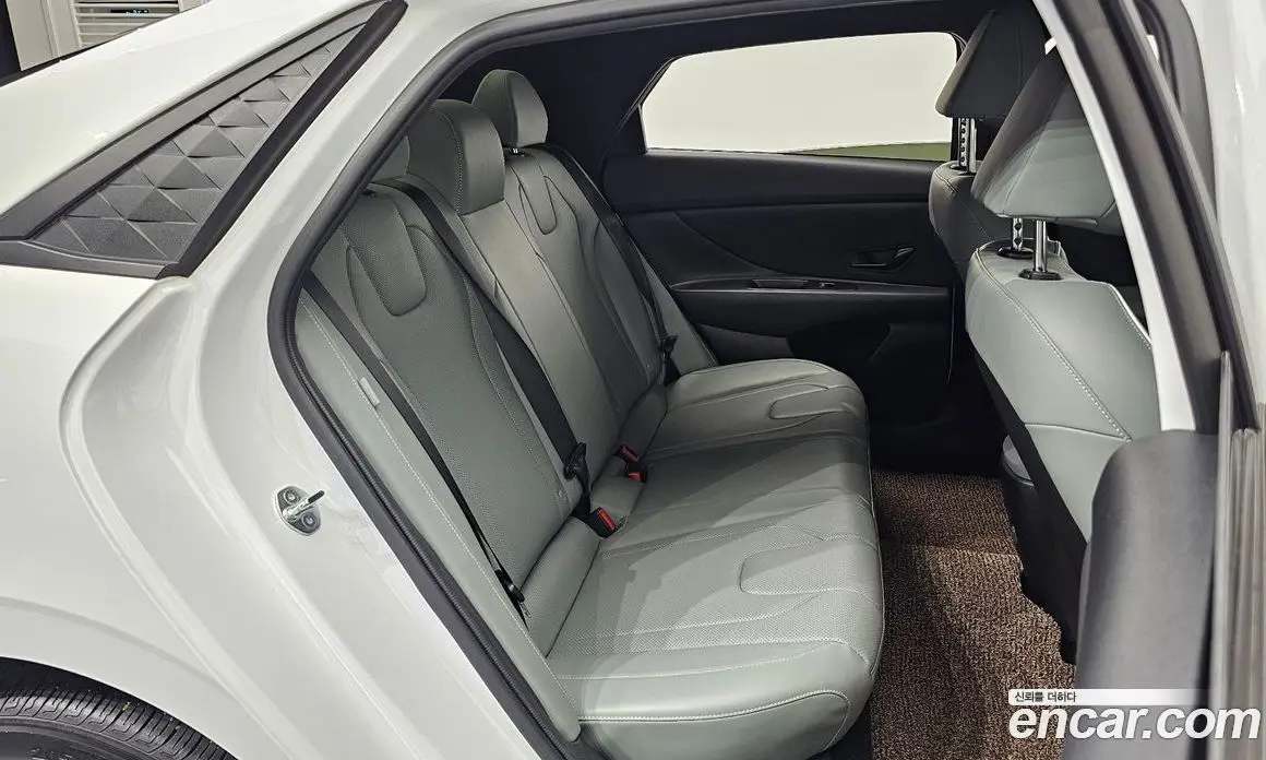 Hyundai Avante 2023 1.6 автомат (гидро), фото 15