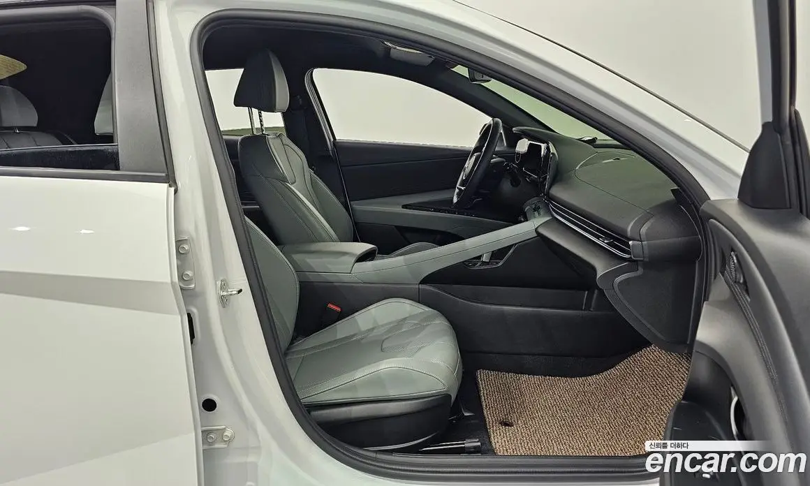 Hyundai Avante 2023 1.6 автомат (гидро), фото 16