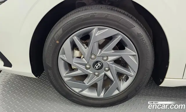 Hyundai Avante 2023 1.6 автомат (гидро), миниатюра 4
