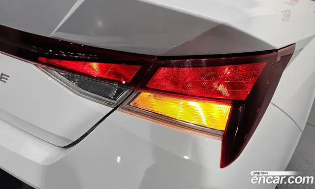 Hyundai Avante 2023 1.6 автомат (гидро), миниатюра 8