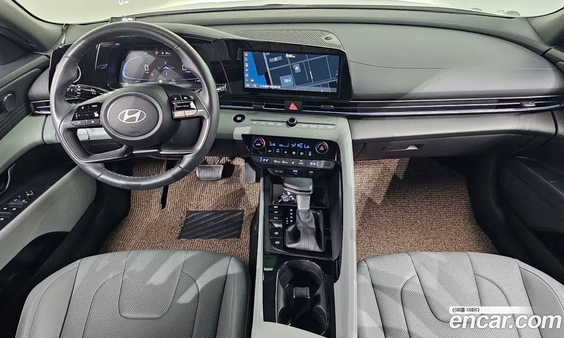 Hyundai Avante 2023 1.6 автомат (гидро), фото 9