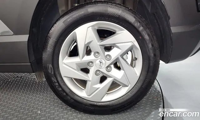 Hyundai Kona 2025 1.6 автомат (гидро), миниатюра 7