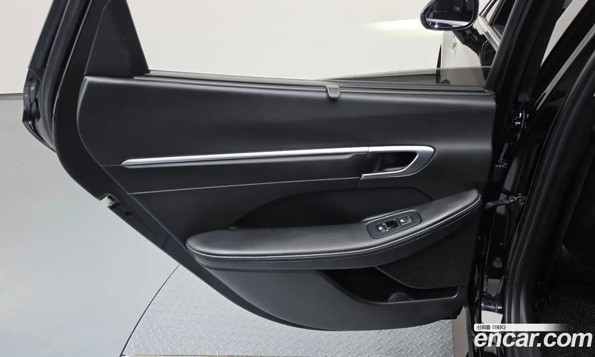 Hyundai Sonata 2024 2.0 автомат (гидро), фото 15