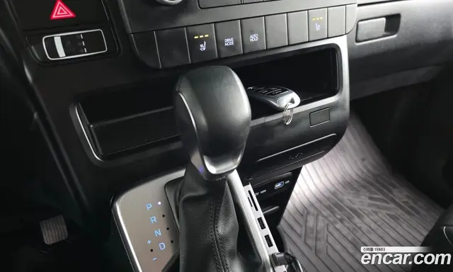 Hyundai Staria 2023 3.5 автомат (гидро), миниатюра 12