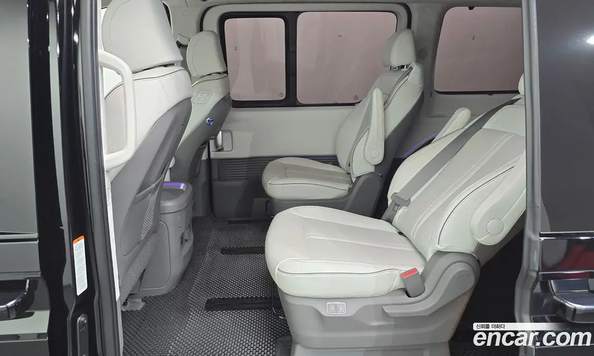 Hyundai Staria 2023 2.2 автомат (гидро), фото 16