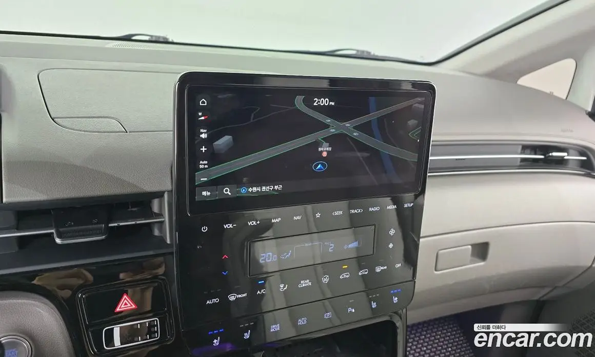 Hyundai Staria 2023 2.2 автомат (гидро), фото 17