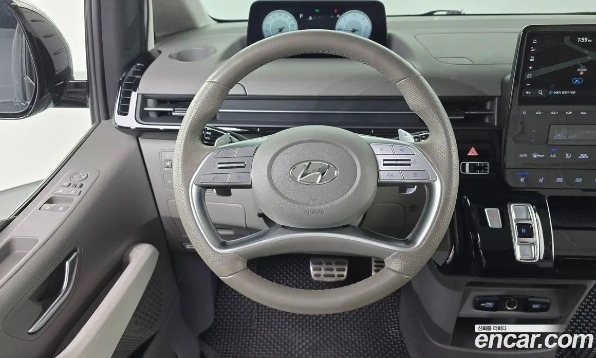 Hyundai Staria 2023 2.2 автомат (гидро), фото 18