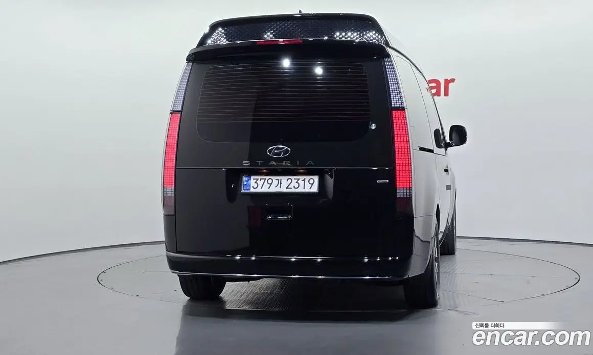 Hyundai Staria 2023 2.2 автомат (гидро), фото 3