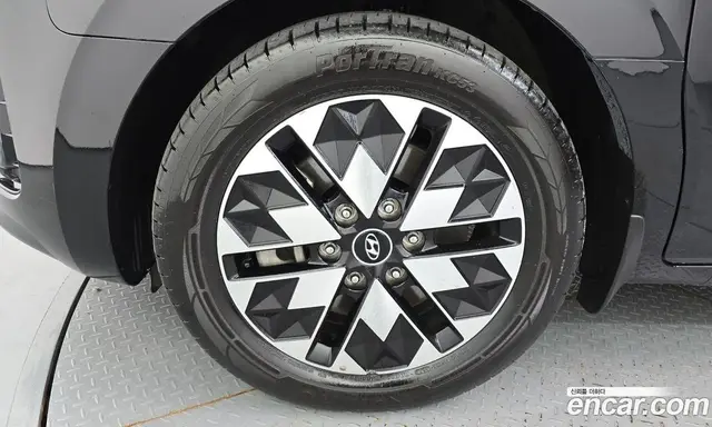 Hyundai Staria 2023 2.2 автомат (гидро), миниатюра 4