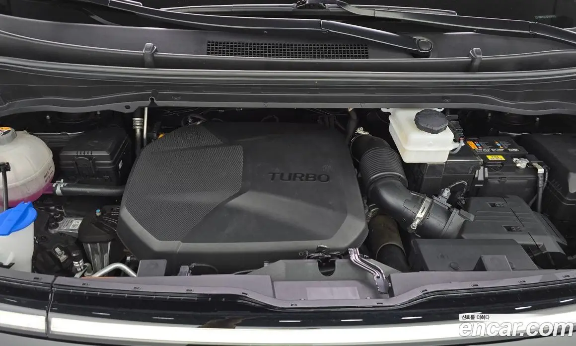 Hyundai Staria 2023 2.2 автомат (гидро), фото 5