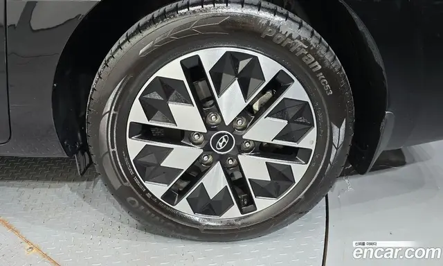 Hyundai Staria 2023 2.2 автомат (гидро), миниатюра 6