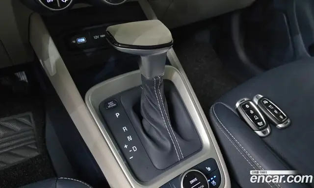 Hyundai Venue 2022 1.6 автомат (гидро), миниатюра 12