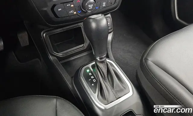 Jeep Renegade 2018 2.4 автомат (гидро), миниатюра 12