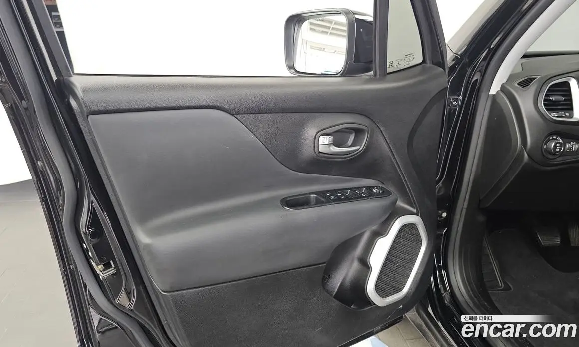 Jeep Renegade 2018 2.4 автомат (гидро), фото 14 Jeep Renegade 2018 2.4 автомат (гидро), фото 14
