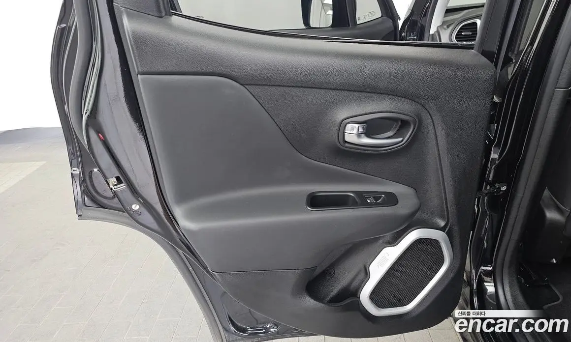 Jeep Renegade 2018 2.4 автомат (гидро), фото 15 Jeep Renegade 2018 2.4 автомат (гидро), фото 15