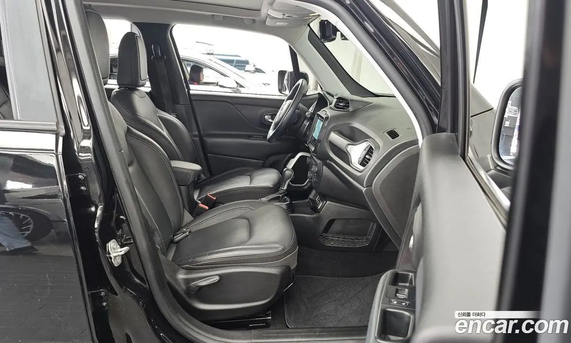Jeep Renegade 2018 2.4 автомат (гидро), фото 17 Jeep Renegade 2018 2.4 автомат (гидро), фото 17