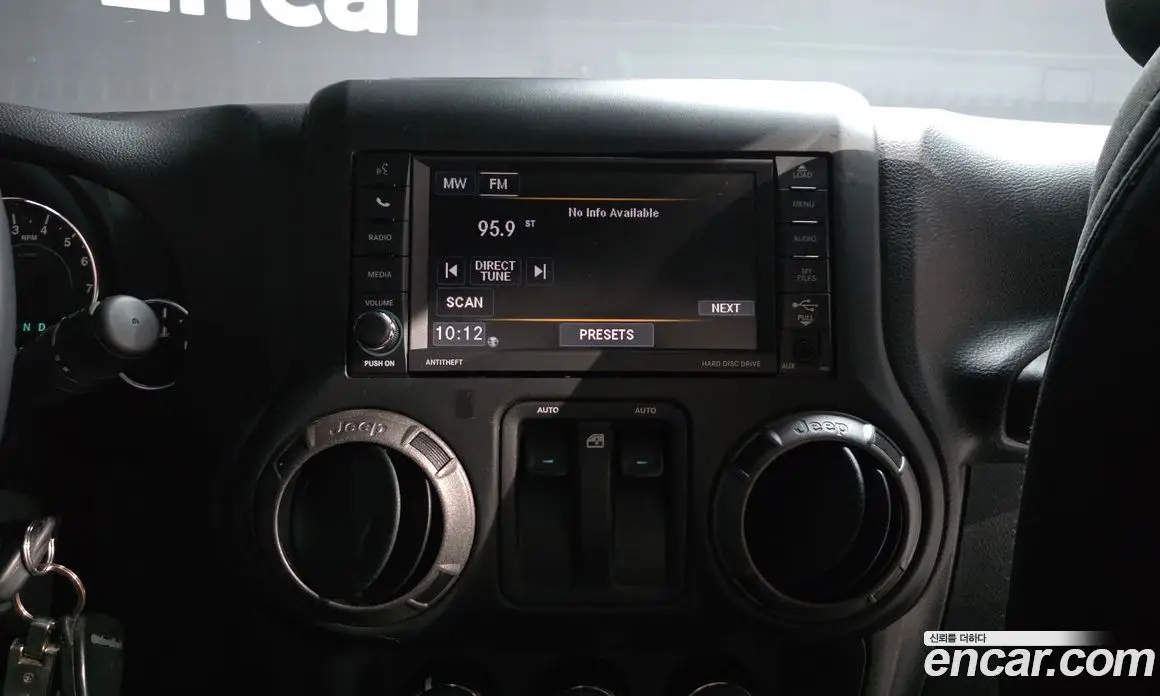Jeep Wrangler 2017 3.6 автомат (гидро), фото 19