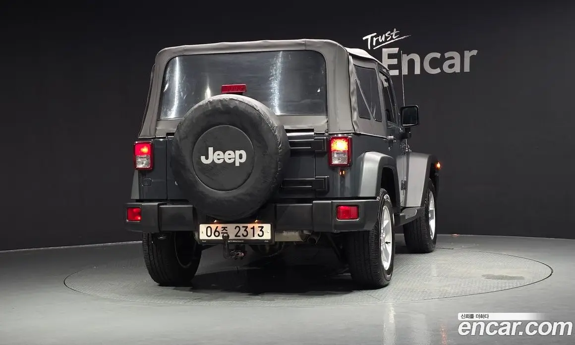 Jeep Wrangler 2017 3.6 автомат (гидро), фото 3