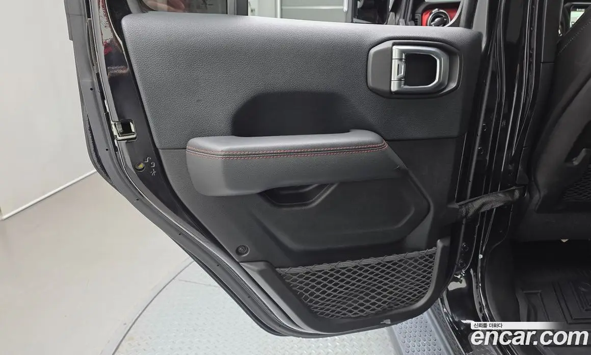 Jeep Wrangler 2018 2.0 автомат (гидро), фото 15 Jeep Wrangler 2018 2.0 автомат (гидро), фото 15
