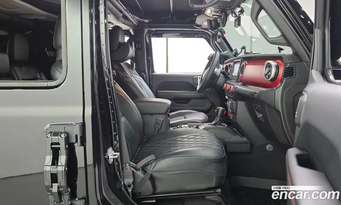Jeep Wrangler 2018 2.0 автомат (гидро), фото 16 Jeep Wrangler 2018 2.0 автомат (гидро), фото 16