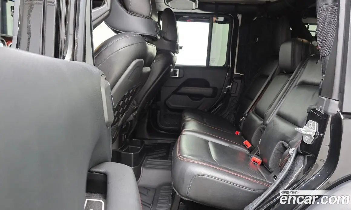 Jeep Wrangler 2018 2.0 автомат (гидро), фото 18 Jeep Wrangler 2018 2.0 автомат (гидро), фото 18