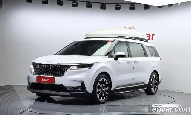 Kia Carnival, 2023, 4 698 км