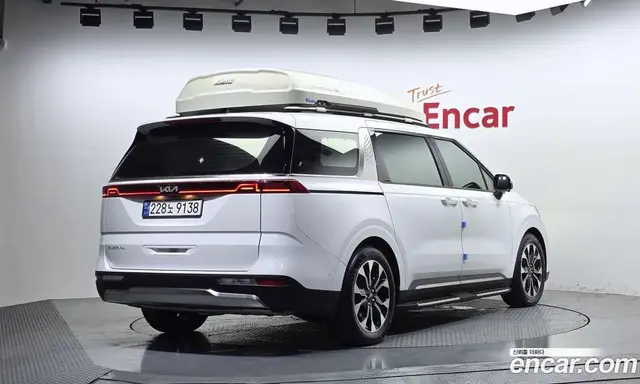Kia Carnival 2023 2.2 автомат (гидро), миниатюра 2