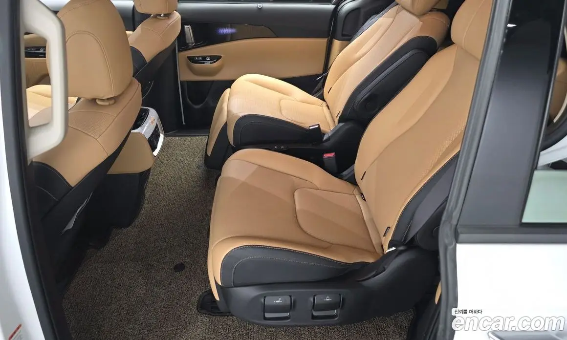 Kia Carnival 2023 2.2 автомат (гидро), фото 16