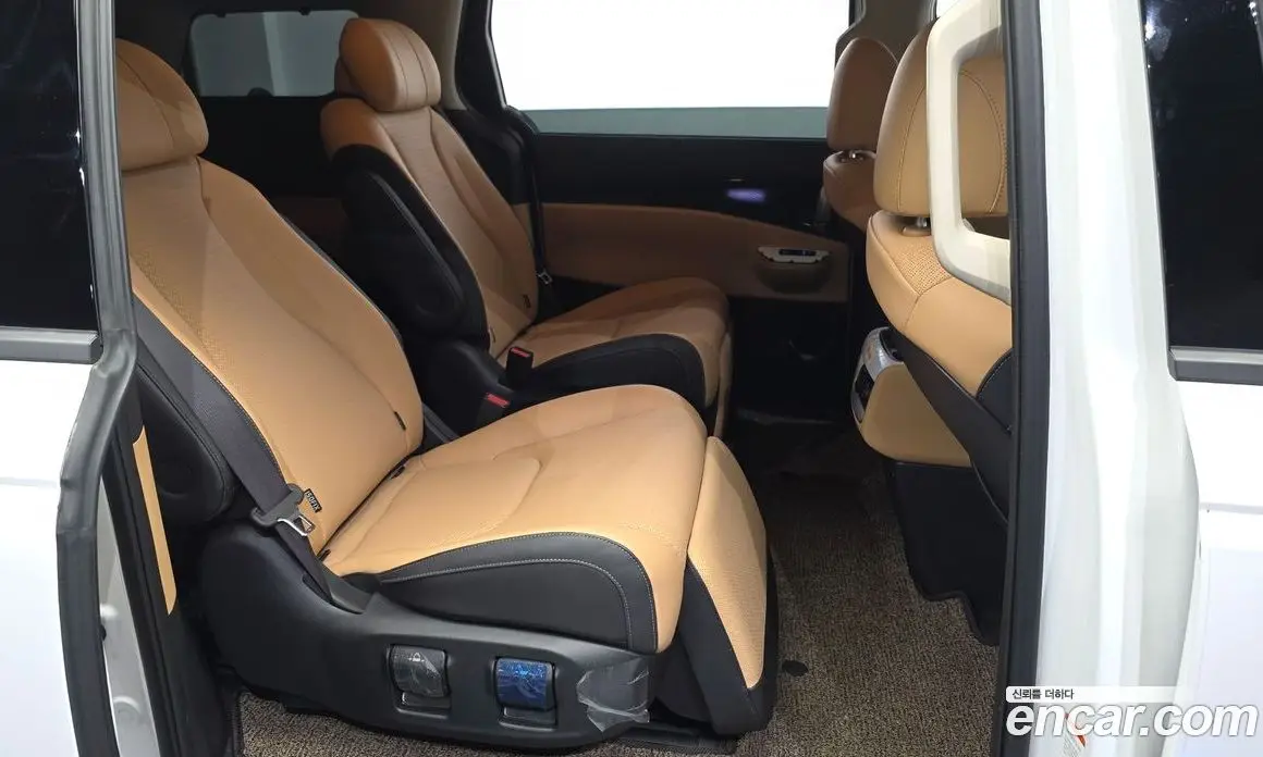 Kia Carnival 2023 2.2 автомат (гидро), фото 18