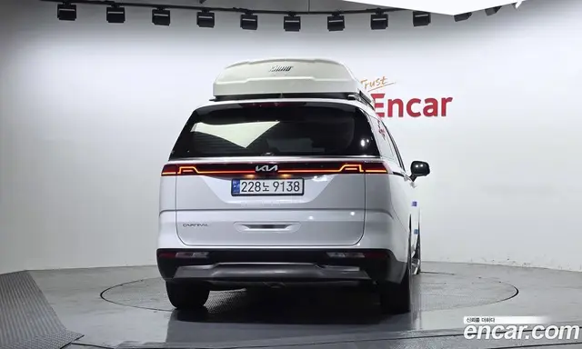 Kia Carnival 2023 2.2 автомат (гидро), миниатюра 4