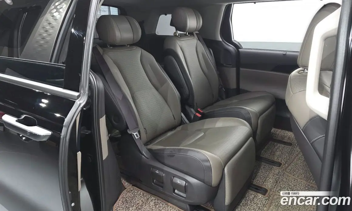 Kia Carnival 2024 1.6 автомат (гидро), фото 17