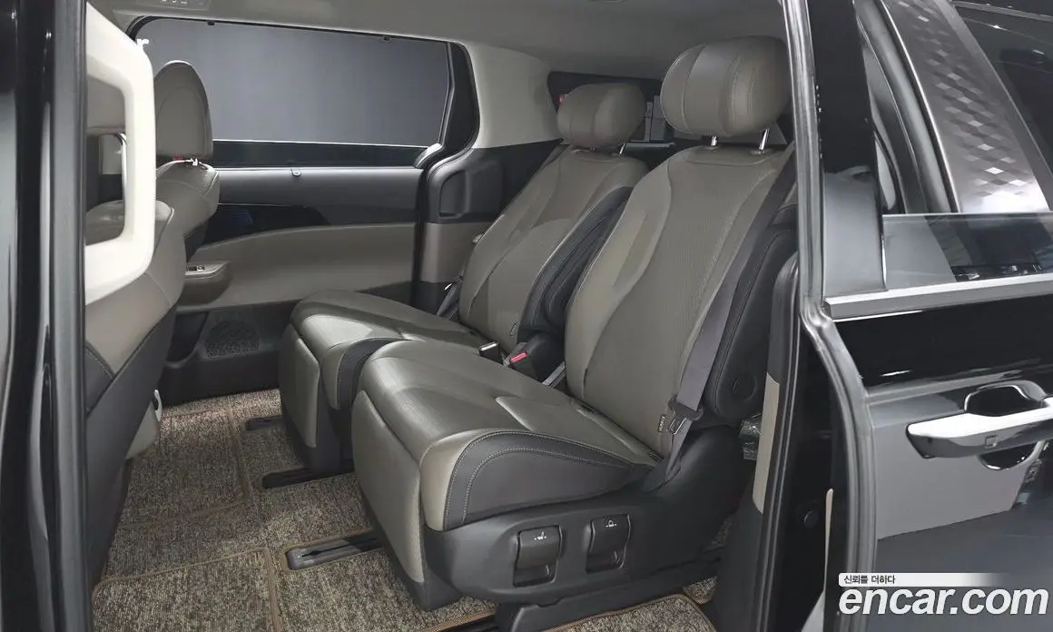 Kia Carnival 2024 1.6 автомат (гидро), фото 18